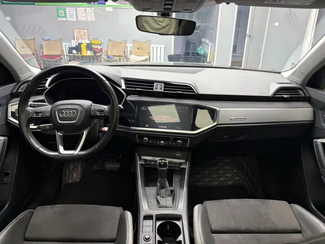 Audi Q3 — Фото автомобиля 11