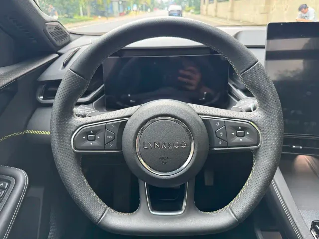 Lynk & Co 03 — Фото автомобиля 13