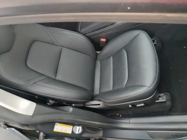 Tesla Model Y — Фото автомобиля 24