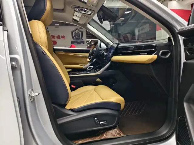 Geely Boyue L — Фото автомобиля 9