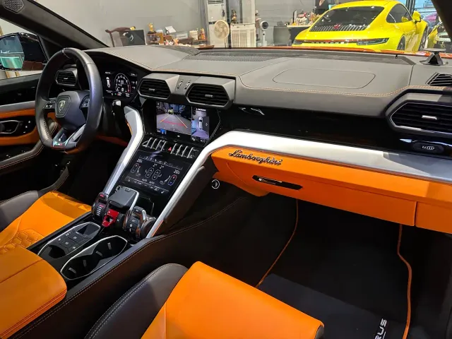 Lamborghini Urus — Фото автомобиля 17