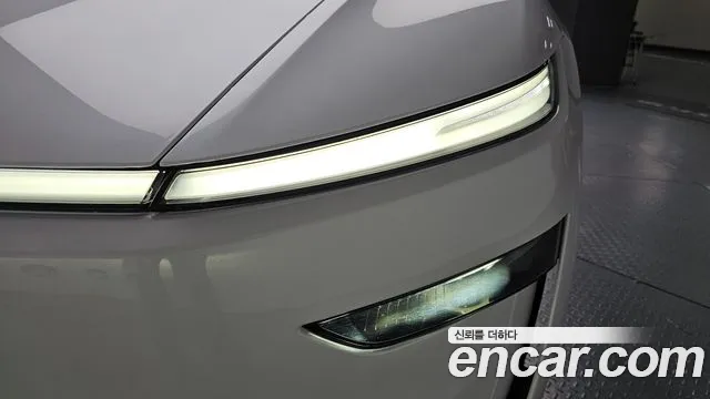 Tesla Model Y — Фото автомобиля 17