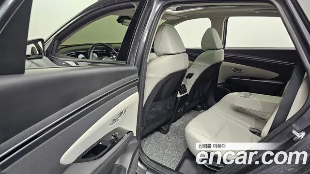 Hyundai Tucson Tucson (NX4) Бензин 1.6 турбо 2WD — Фото автомобиля 11