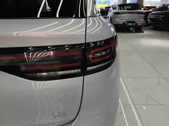 Leapmotor C11 — Фото автомобиля 7