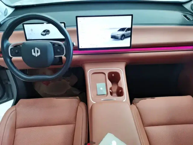 Leapmotor C10 — Фото автомобиля 9