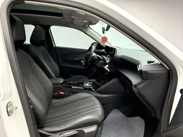 Peugeot 2008 — Фото автомобиля 5