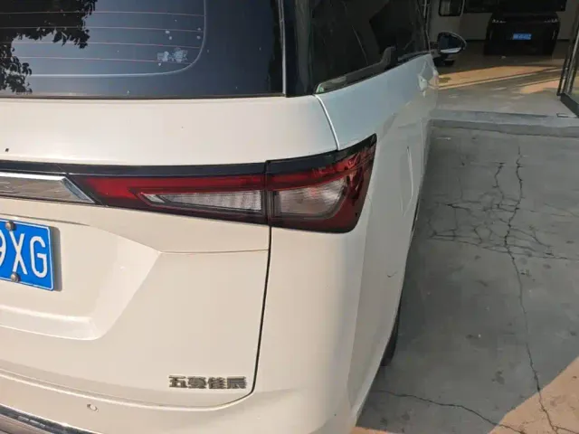 Wuling Jiachen — Фото автомобиля 7