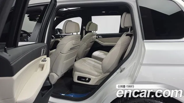 BMW X7 — Фото автомобиля 11