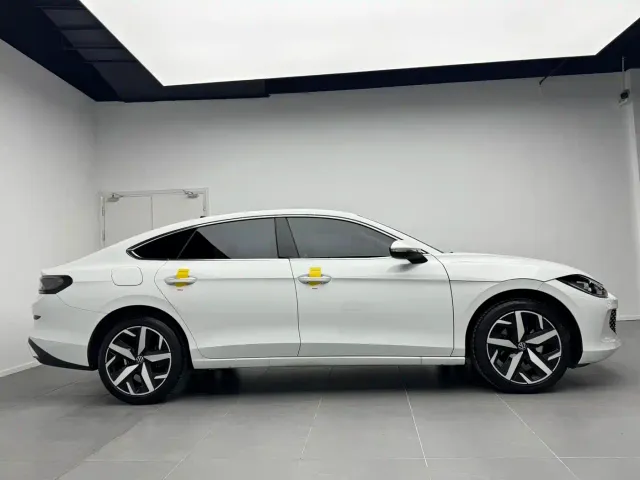 Volkswagen Lamando — Фото автомобиля 7