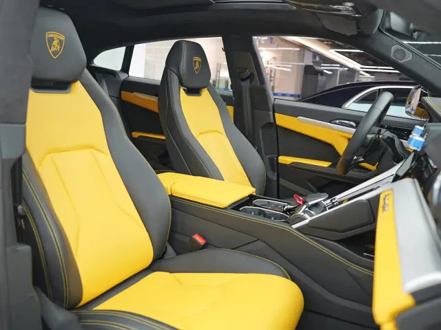 Lamborghini Urus — Фото автомобиля 12