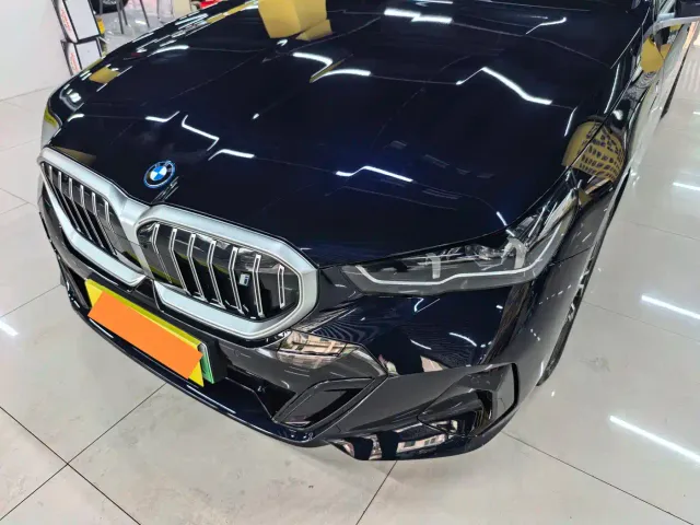 BMW i5 — Фото автомобиля 14