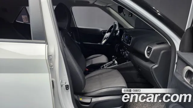Hyundai Venue — Фото автомобиля 11