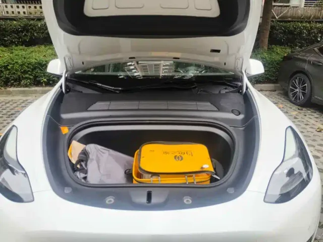 Tesla Model Y — Фото автомобиля 3