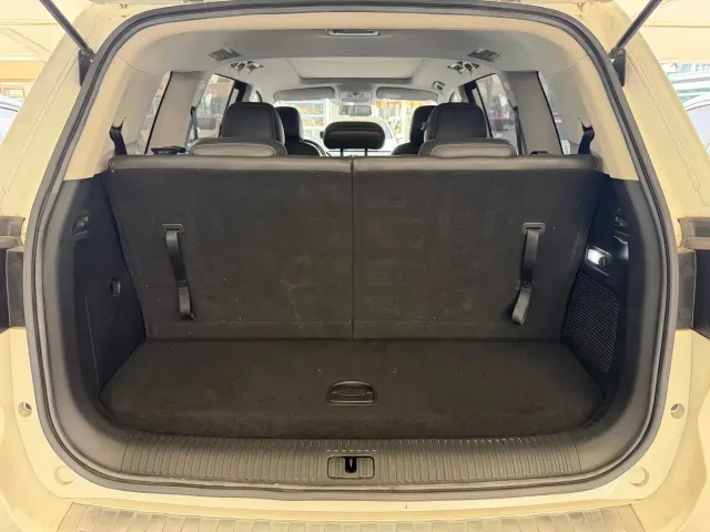 Roewe RX8 — Фото автомобиля 3