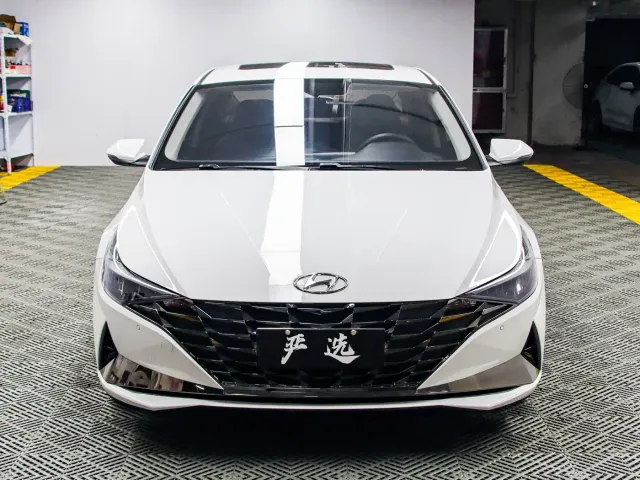 Hyundai Elantra — Фото автомобиля 2
