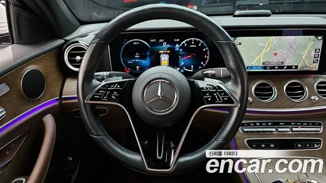 Mercedes-Benz E-Class — Фото автомобиля 13