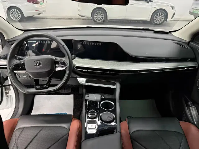 Changan Eado — Фото автомобиля 4