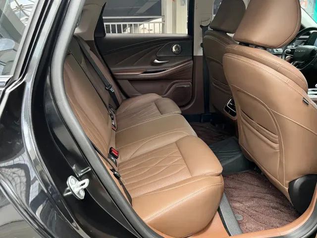 Chery Arrizo 8 — Фото автомобиля 9