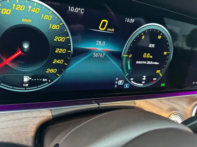 Mercedes-Benz E-Class — Фото автомобиля 16