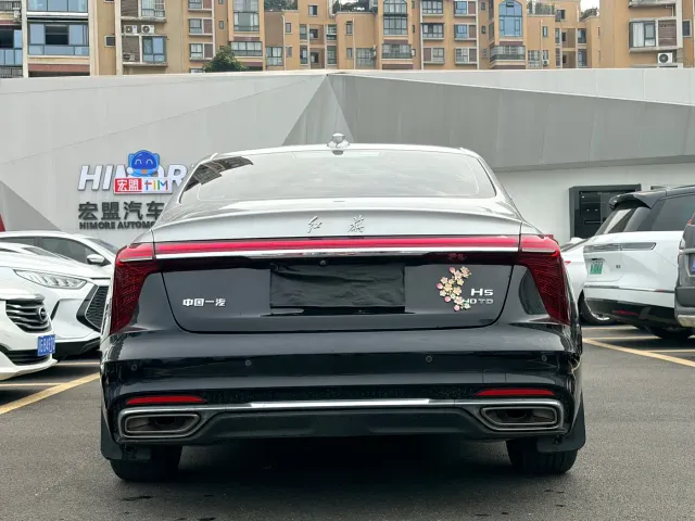 Hongqi H5 — Фото автомобиля 10