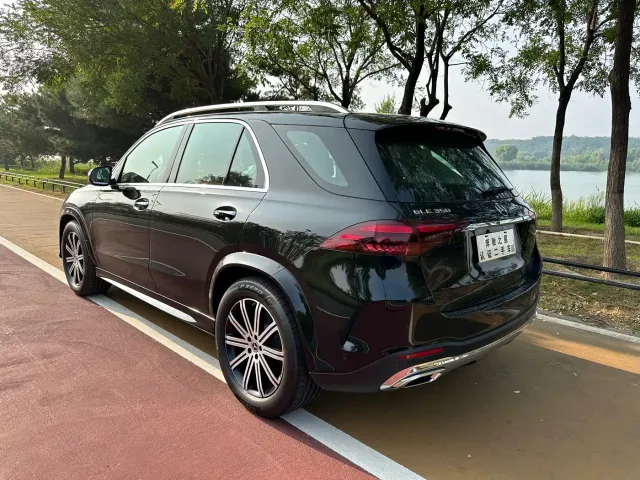 Mercedes-Benz GLE-Class — Фото автомобиля 16