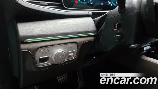 Mercedes-Benz GLS-Class — Фото автомобиля 24