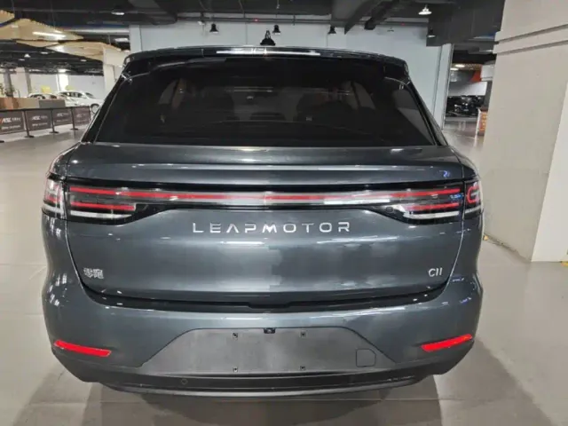 Leapmotor C11 — Фото автомобиля 5