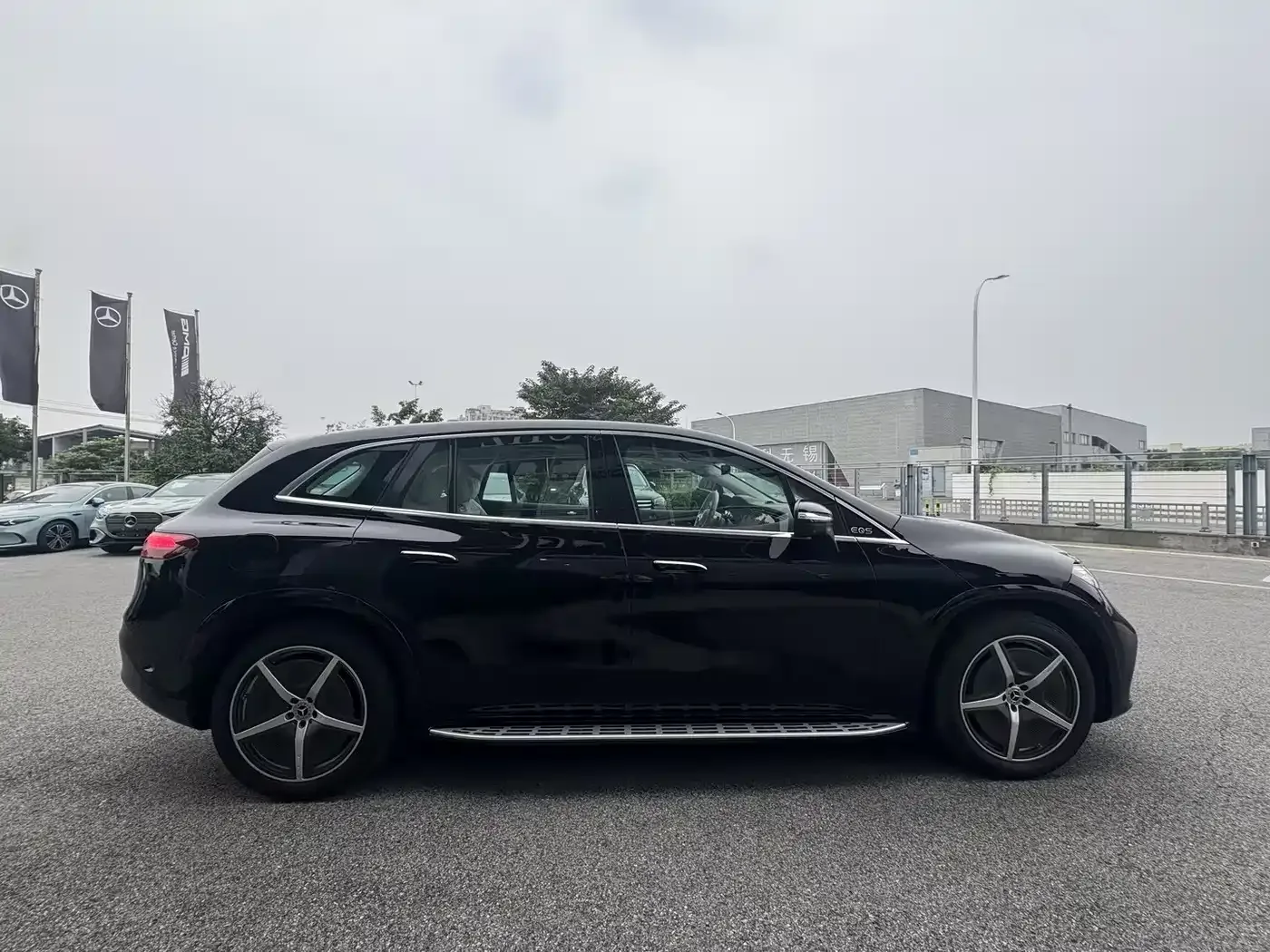 Mercedes-Benz Mercedes-Benz EQS SUV 2025 Model 500 4MATIC — Фото автомобиля 21