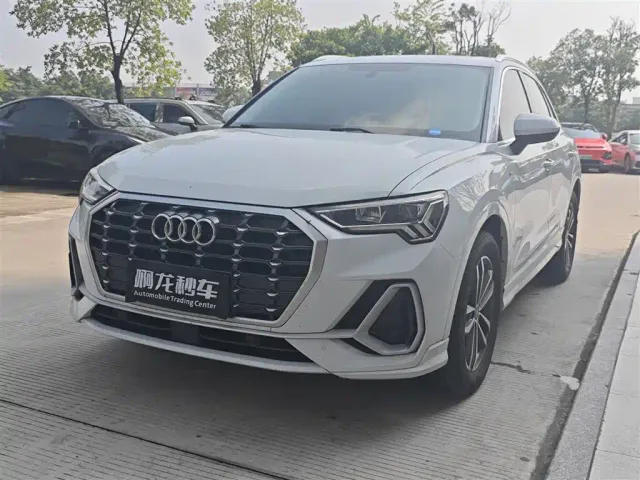 Фотография автомобиля — Audi Q3