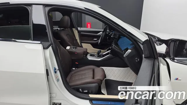 BMW i4 — Фото автомобиля 17