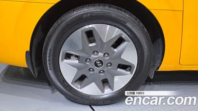 Hyundai Staria Staria L3.5 Школьный автобус — Фото автомобиля 5