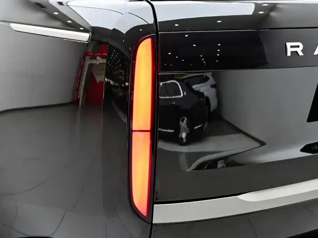 Land Rover Range Rover — Фото автомобиля 10