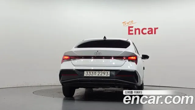 Hyundai Avante — Фото автомобиля 4