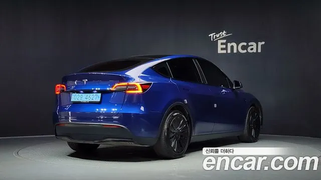 Tesla Model Y — Фото автомобиля 2