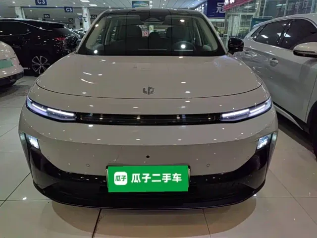 Leapmotor B10 — Фото автомобиля 2