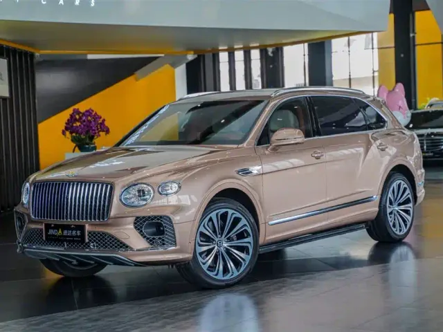 Bentley Bentayga — Фото автомобиля 19