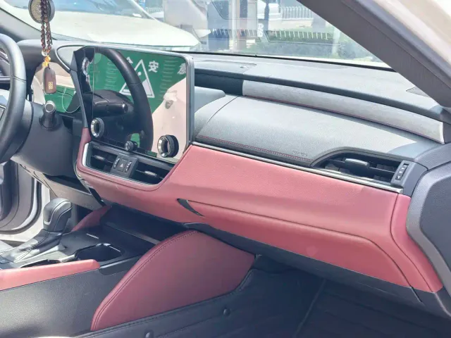 Lexus ES — Фото автомобиля 12