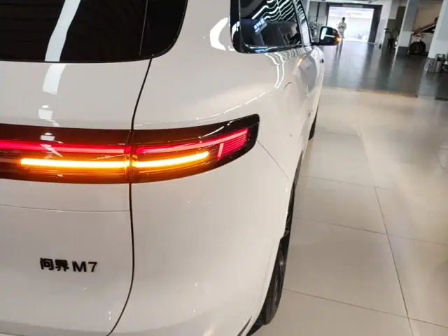 Aito M7 — Фото автомобиля 7