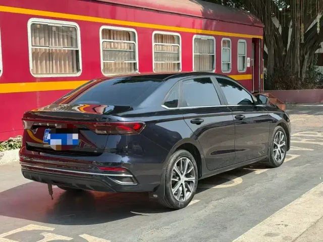 Geely Emgrand — Фото автомобиля 3