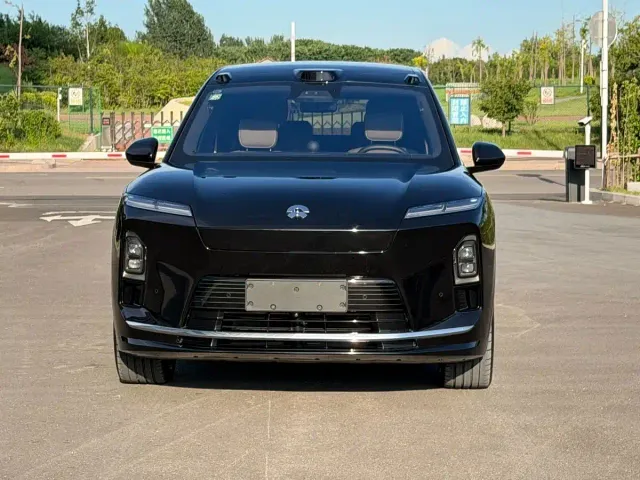Nio ES8 — Фото автомобиля 2