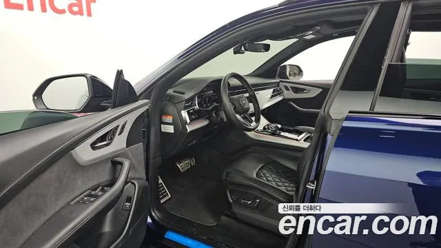 Audi Q8 55 TFSI quattro Premium — Фото автомобиля 10