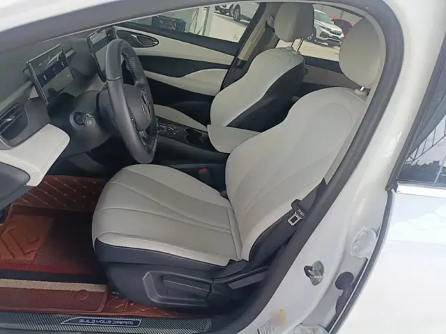 BYD Seal 05 DM-i — Фото автомобиля 14