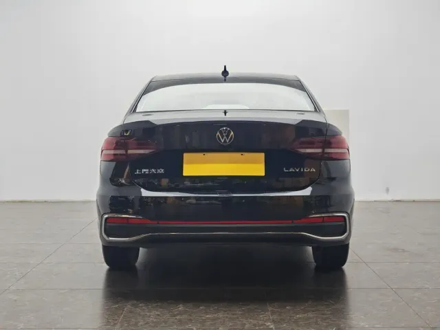 Volkswagen Lavida — Фото автомобиля 6