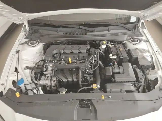 Hyundai Elantra — Фото автомобиля 19