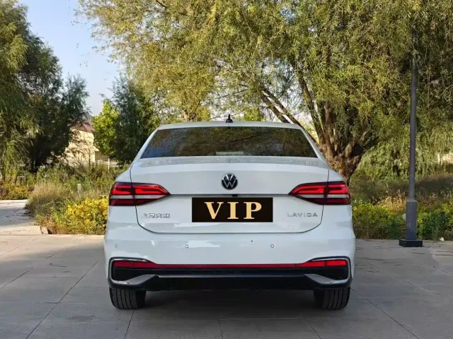 Volkswagen Lavida — Фото автомобиля 8