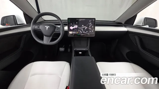 Tesla Model Y — Фото автомобиля 7