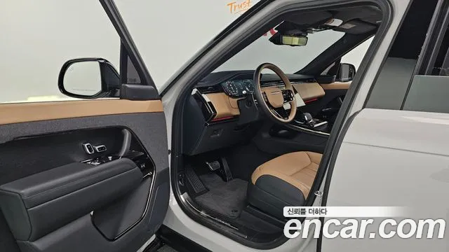 Land Rover Range Rover Sport — Фото автомобиля 16