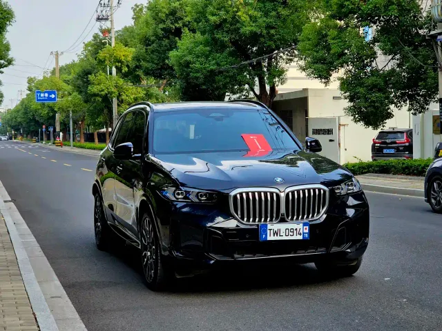 BMW X5 — Фото автомобиля 3