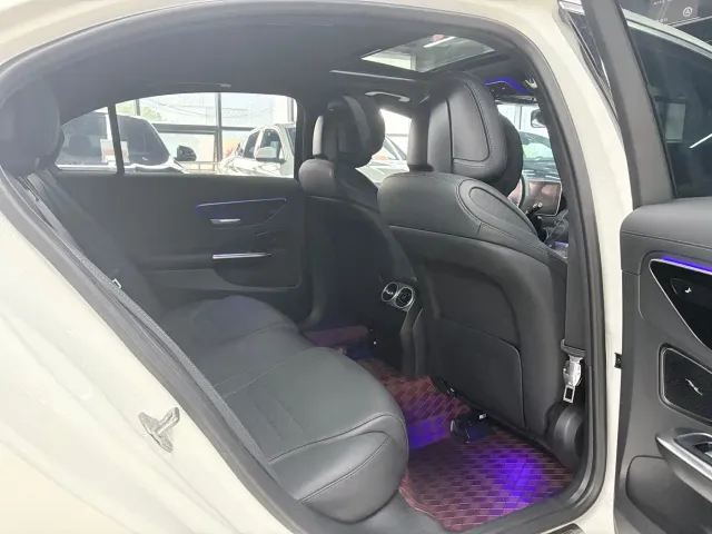 Mercedes-Benz C-Class — Фото автомобиля 7