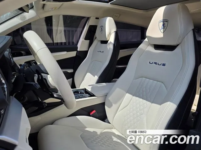 Lamborghini Urus — Фото автомобиля 10